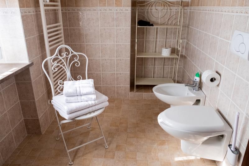 odern design and comfort in the private bathroom of the Orchidea Room. odern design and comfort in the private bathroom of the Orchidea Room.
