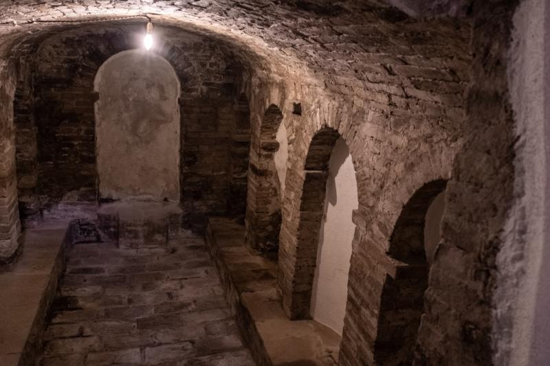 An exclusive underground relaxation corner set between history and ancient Roman ruins.